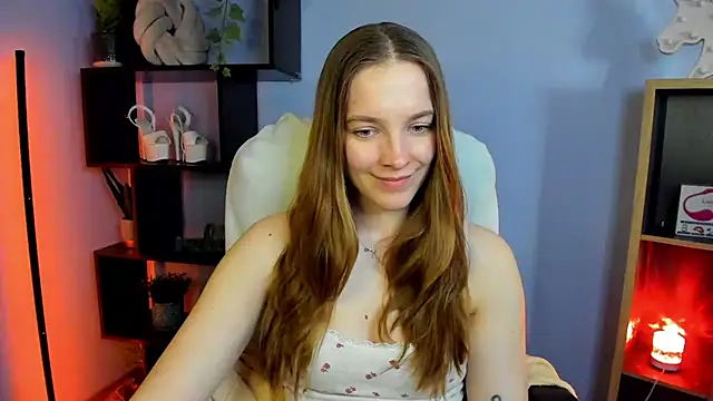 Snapshot of kenzie_x chatting on March 10, 11:53 am kenzie x online show from March 10, 11:53 am