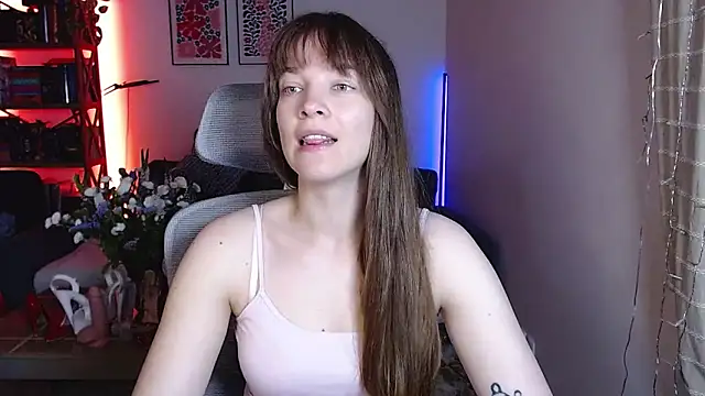 Snapshot of kenzie_x chatting on June 11, 4:32 am kenzie x online show from June 11, 4:32 am
