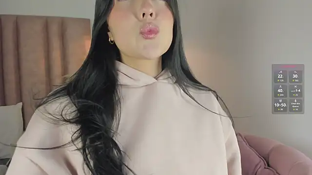 im alejandra  online show from April 3, 4:10 am