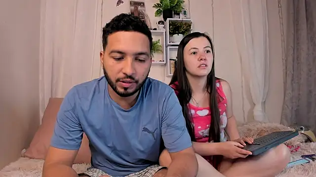 Idara and Edahi01 online show from March 19, 12:48 am