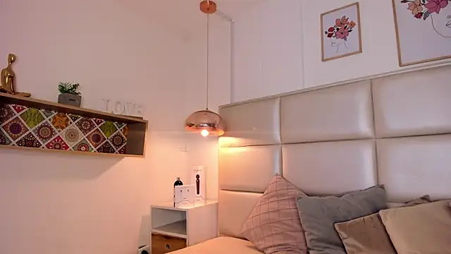 Aily Yozuko online show from February 7, 3:45 am