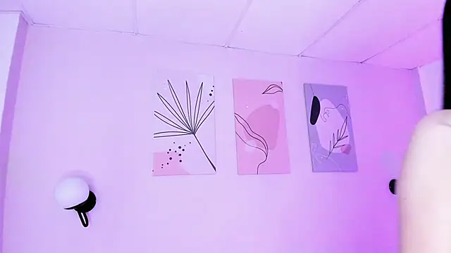 GENNESIS LOVE online show from December 5, 9:06 am