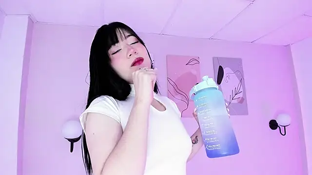 GENNESIS LOVE online show from December 20, 4:20 am