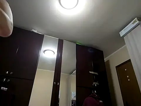 Snapshot of Francilush03 chatting on February 16, 4:53 pm Francilush03 online show from February 16, 4:53 pm