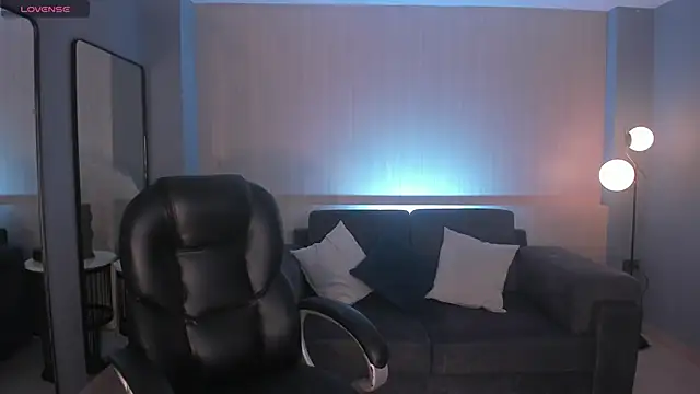 MarianneLane online show from March 5, 8:05 pm