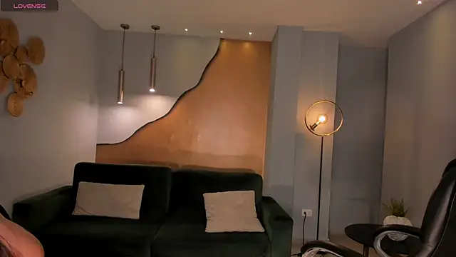 DonnaStonne online show from December 22, 11:31 pm