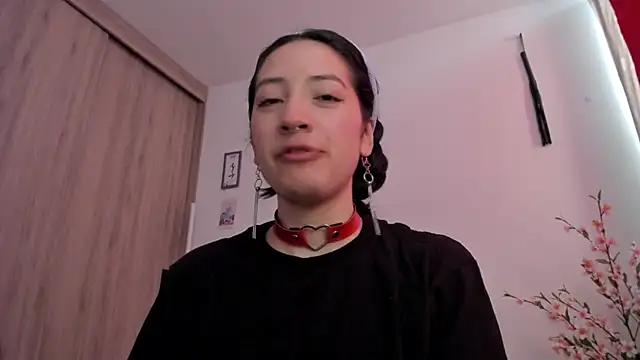 Snapshot of Tanya_WorldBondage chatting on December 12, 2:00 pm Tanya WorldBondage online show from December 12, 2:00 pm