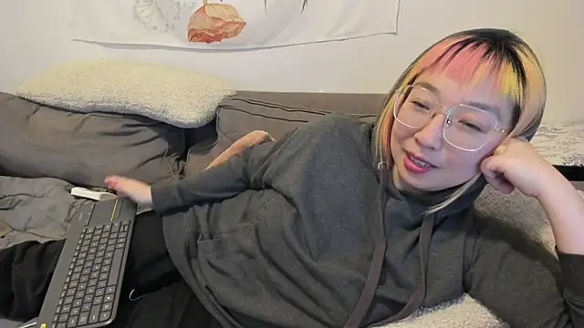 luxgray online show from December 4, 6:22 am