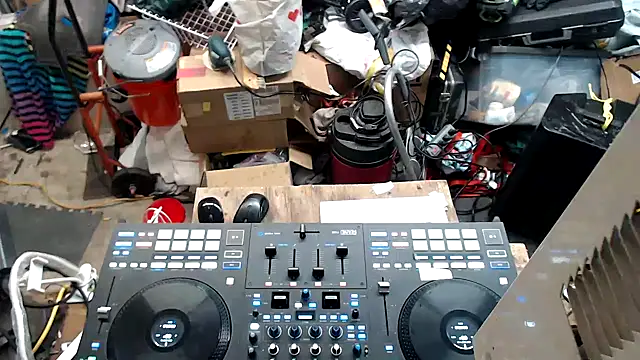 Snapshot of tongueispowerr6d9 chatting on December 10, 10:38 am tongueispowerr6d9 online show from December 10, 10:38 am