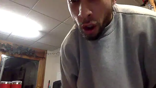 Snapshot of tongueispowerr6d9 chatting on December 30, 4:42 am tongueispowerr6d9 online show from December 30, 4:42 am