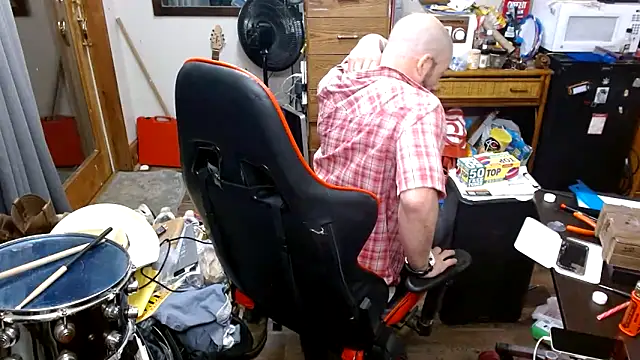 tongueispowerr6d9 online show from May 24, 5:01 am