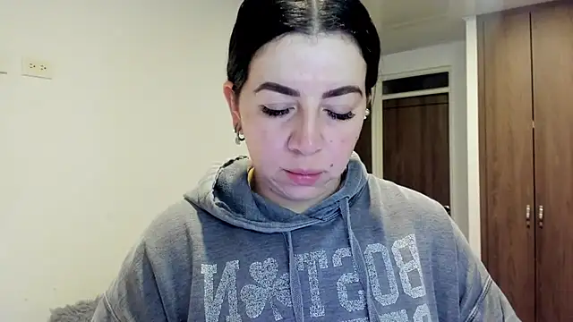 Snapshot of Im_coco chatting on February 9, 1:00 am Im coco online show from February 9, 1:00 am