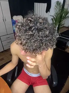 Snapshot of DavidfullOFlove chatting on October 30, 10:43 pm DavidfullOFlove online show from October 30, 10:43 pm