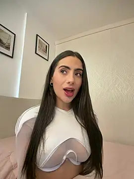 Snapshot of ValeryR_ chatting on April 16, 9:39 pm ValeryR online show from April 16, 9:39 pm