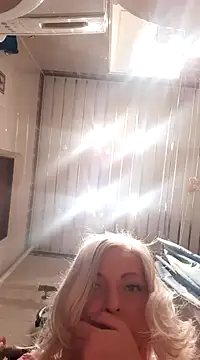 cutecatXXX online show from December 5, 8:33 pm