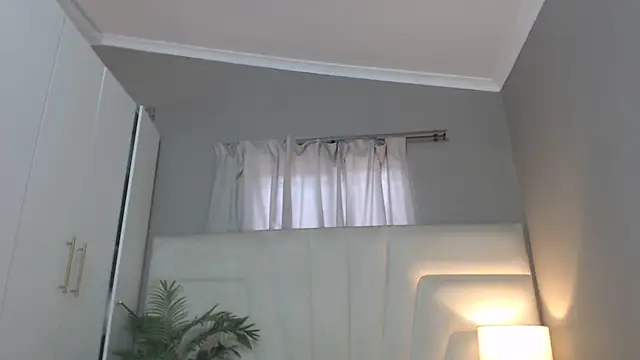 Snapshot of naughtyblackdolie chatting on February 6, 9:56 am naughtyblackdolie online show from February 6, 9:56 am