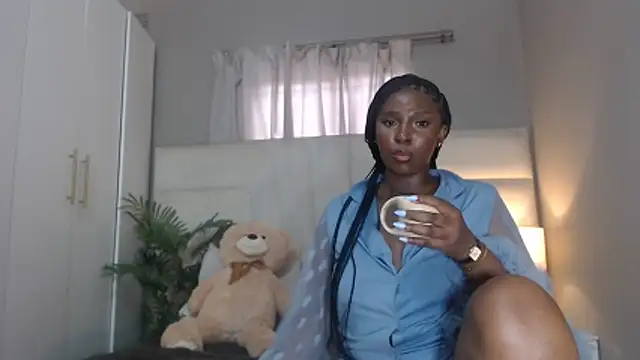 Snapshot of naughtyblackdolie chatting on February 15, 7:51 am naughtyblackdolie online show from February 15, 7:51 am