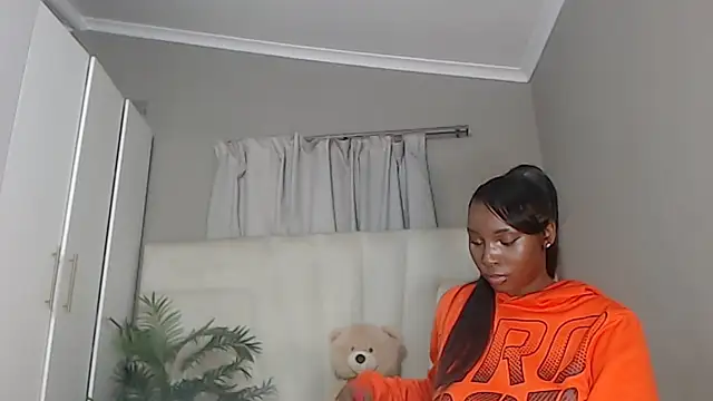 Snapshot of naughtyblackdolie chatting on February 19, 3:02 am naughtyblackdolie online show from February 19, 3:02 am