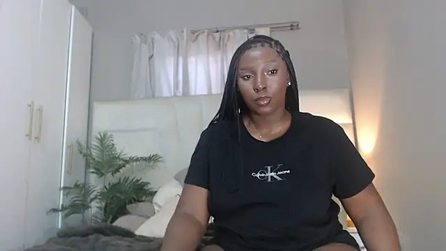 naughtyblackdolie online show from July 28, 12:12 pm