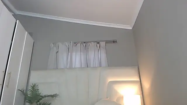 naughtyblackdolie online show from July 31, 5:29 am