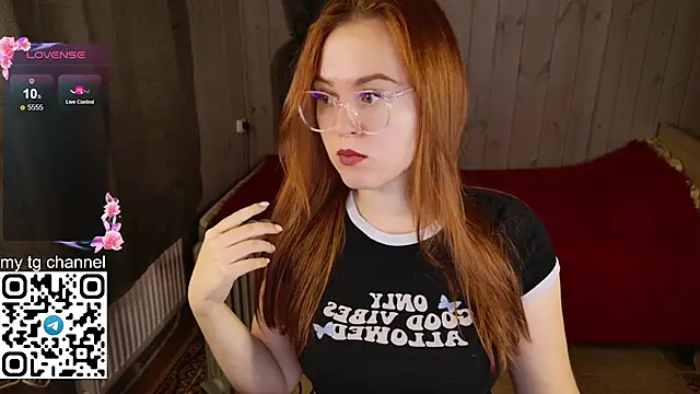 Lila Pitt online show from January 5, 5:51 pm