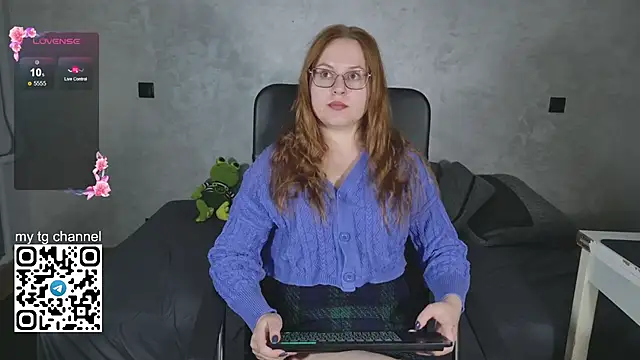 Lila Pitt online show from September 25, 8:12 pm