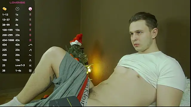 Snapshot of charlie_smiley chatting on January 4, 1:10 am charlie smiley online show from January 4, 1:10 am