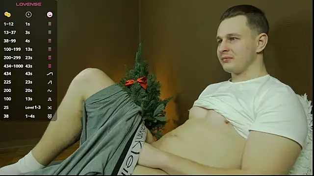 Snapshot of charlie_smiley chatting on January 5, 4:04 am charlie smiley online show from January 5, 4:04 am