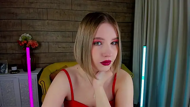 LiliLinn online show from February 4, 4:37 am