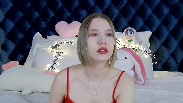 LiliLinn online show from March 3, 4:25 am