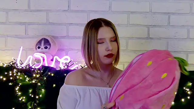 LiliLinn online show from March 4, 11:08 am