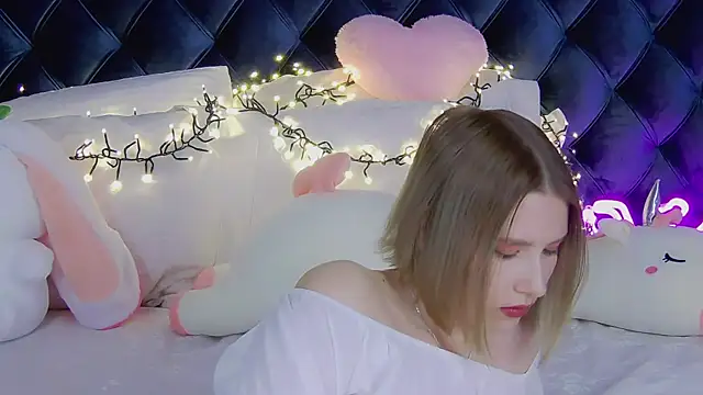 LiliLinn online show from March 8, 11:16 am