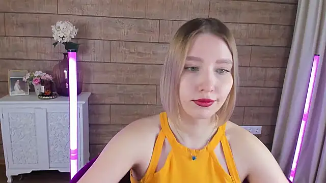 LiliLinn online show from March 15, 8:04 am