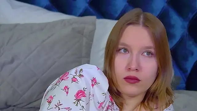 LiliLinn online show from February 10, 4:49 am