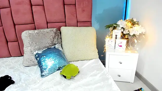 NinaInk online show from February 11, 11:43 am