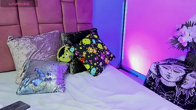 NinaInk online show from February 23, 12:37 pm