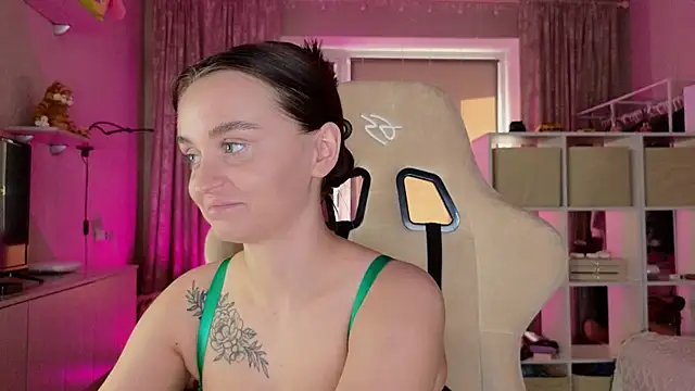 Katy perry  online show from March 22, 2:37 am