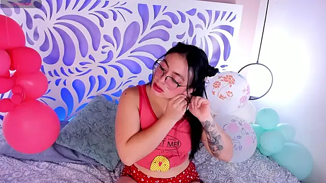 Snapshot of deep_sunset1 chatting on April 16, 5:14 pm deep sunset1 online show from April 16, 5:14 pm