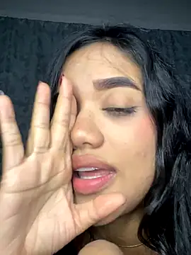 ElaEndez  online show from December 14, 1:33 am