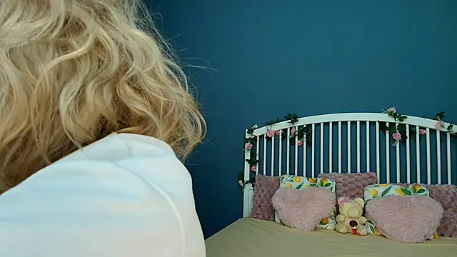 AlicePirs online show from November 16, 5:13 am