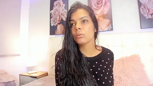 Sweetdreamses  online show from February 4, 12:22 pm