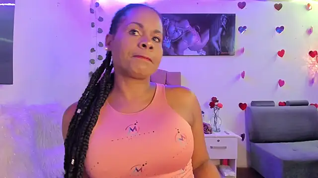 Snapshot of Camille_rose_ chatting on February 25, 7:47 pm Camille rose online show from February 25, 7:47 pm