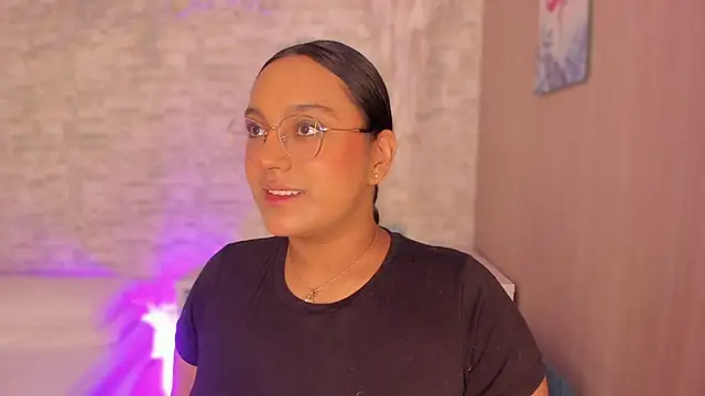 ellamontoya online show from February 9, 5:19 am