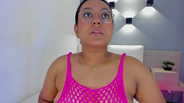 ellamontoya online show from February 13, 4:22 am