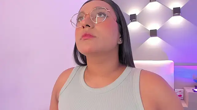 ellamontoya online show from March 17, 5:12 am