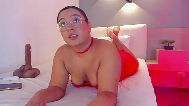 ellamontoya online show from September 9, 12:59 pm