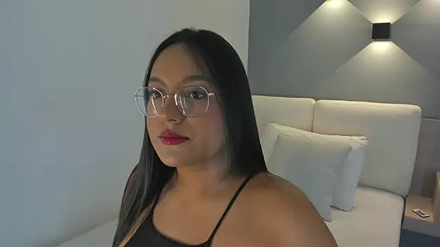 ellamontoya online show from September 18, 11:12 am