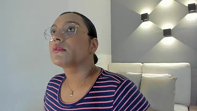 ellamontoya online show from September 30, 2:00 pm