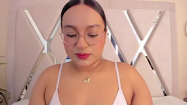 ellamontoya online show from January 18, 11:03 am