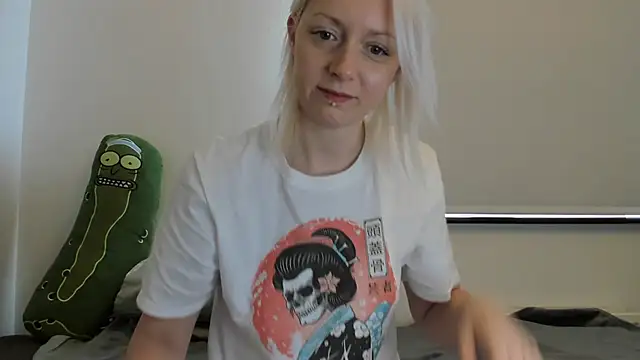 BetterThanYourEx69 online show from December 3, 10:28 am